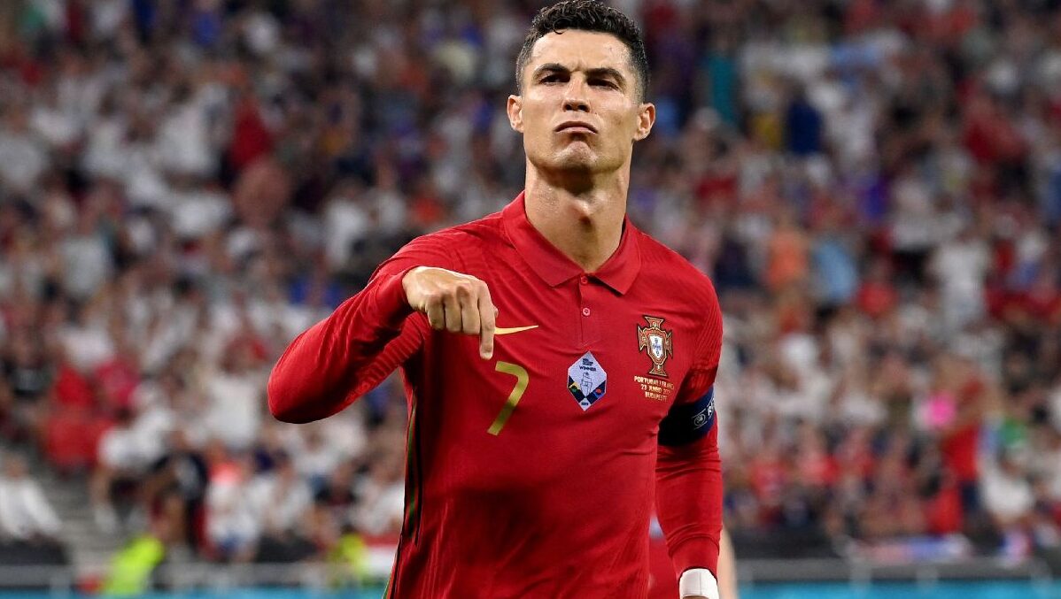 Cristiano Ronaldo fica atrás em disputa de melhor do mundo no FIFA 22