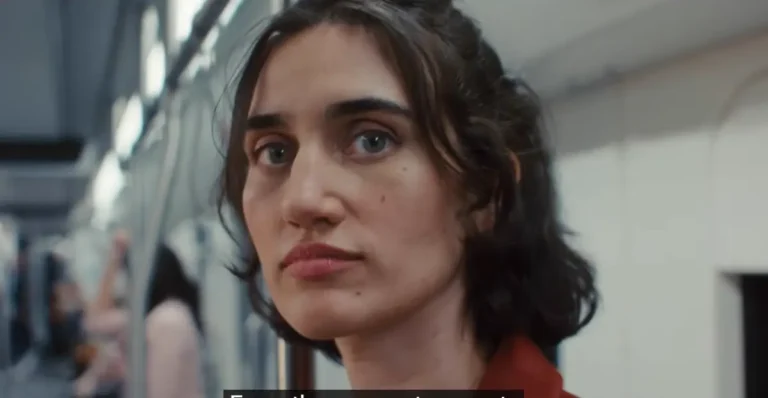 Anúncios do Pixel 10 geram dúvidas por promover 100x Zoom e peça com tom ambíguo