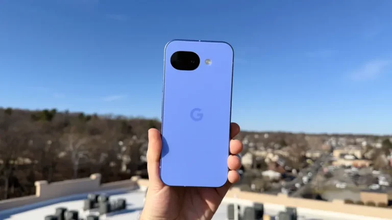 Pixel 10a mantém foco em valor com design sem protuberância e bateria longa