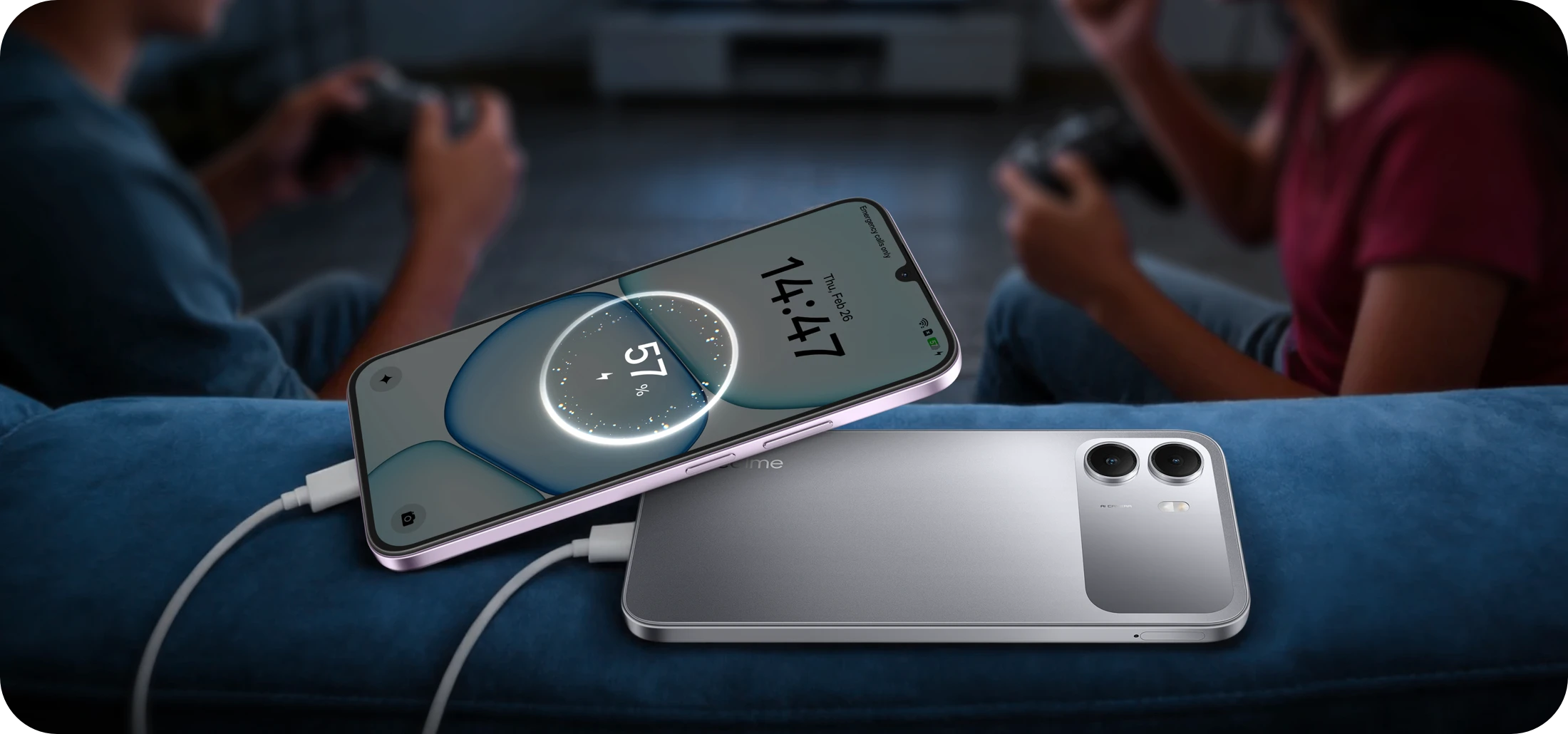 Realme P4 Lite recarregando outro aparelho por cabo