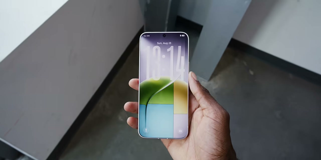 Protótipo Tecno sem bordas funcionando na mão