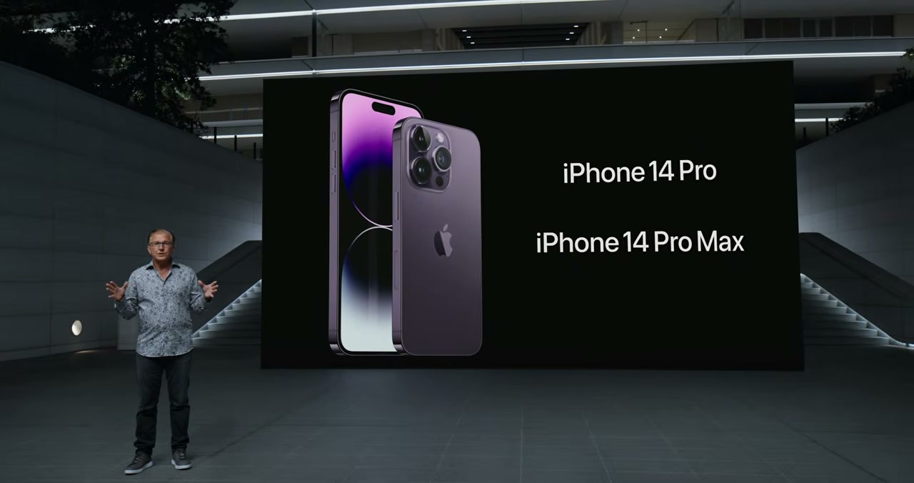 Apresentação oficial de uma geração anterior do iPhone Pro