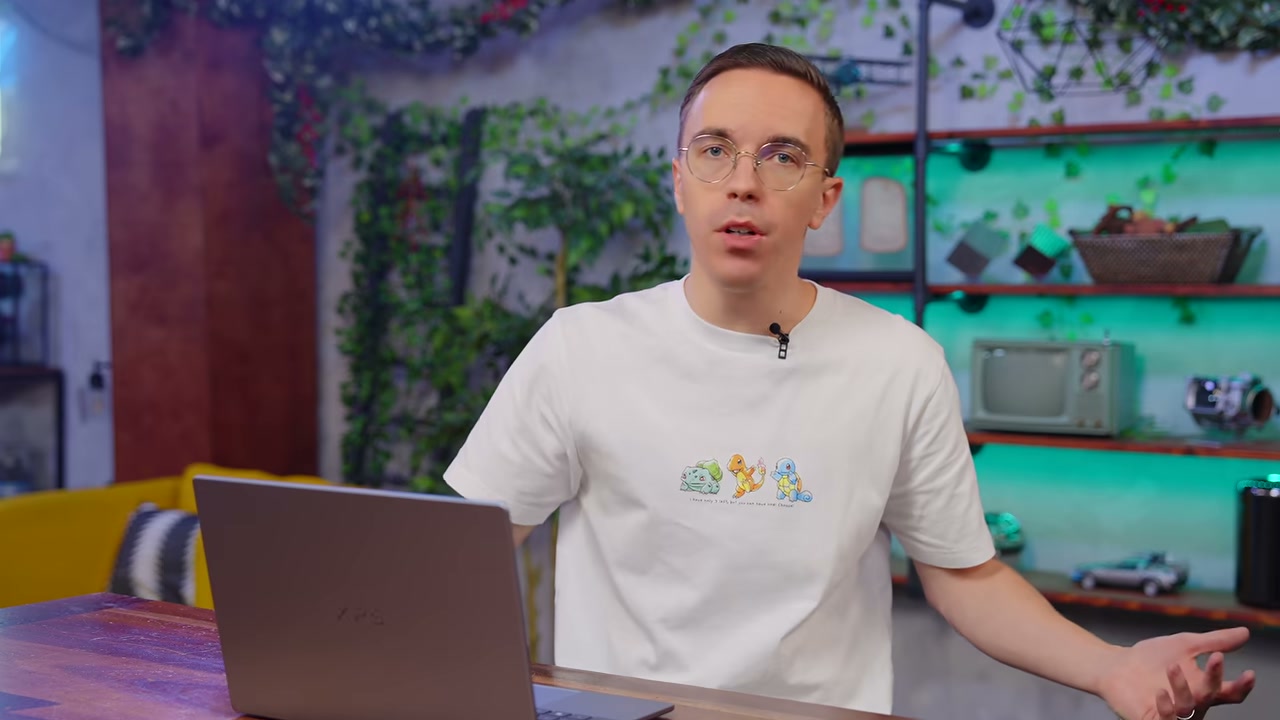 Notebook aberto em teste para conferir memória