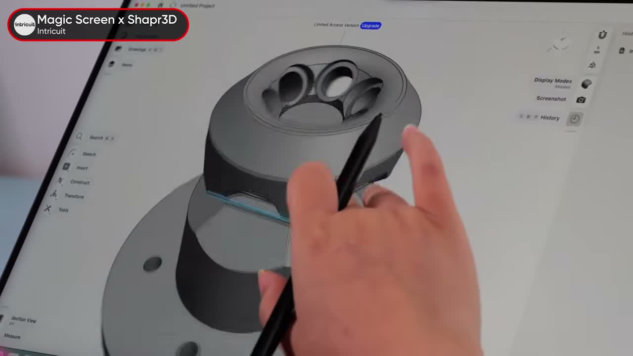 Aplicativo de desenho aberto em segunda tela conectada ao MacBook