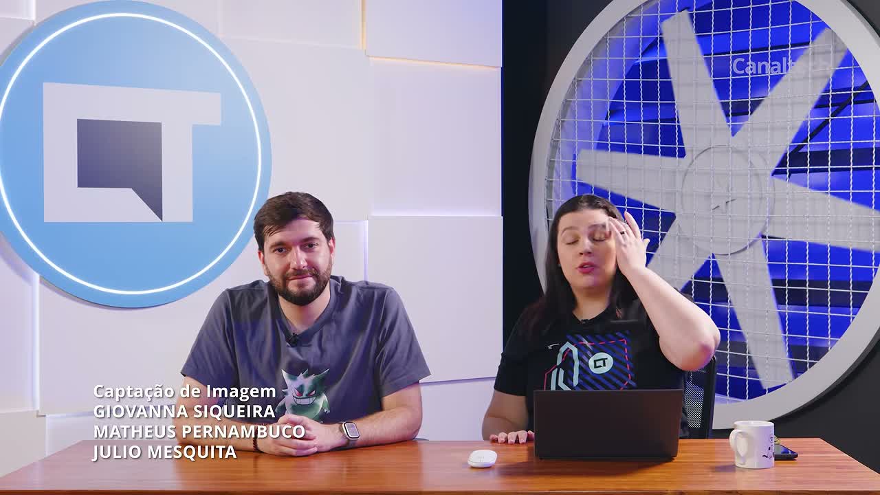 Apresentadores em chamada para ofertas de eletrônicos