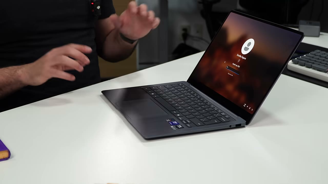 Melhor notebook OLED fino e leve em 2026: 3 modelos para trabalhar