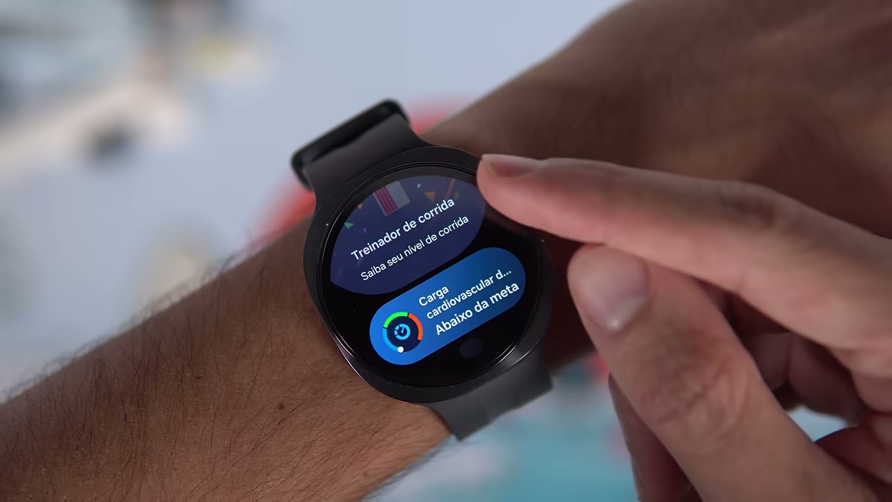 Galaxy Watch exibindo anéis de atividade