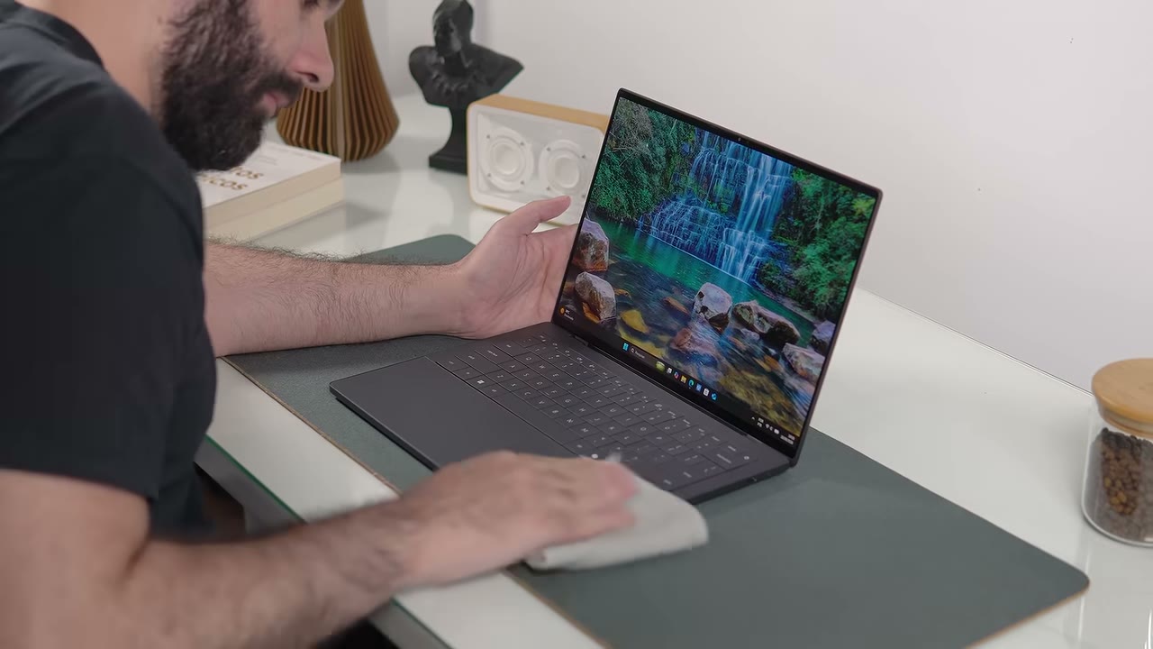 Jogo rodando no Dell XPS 14 com Arc B390